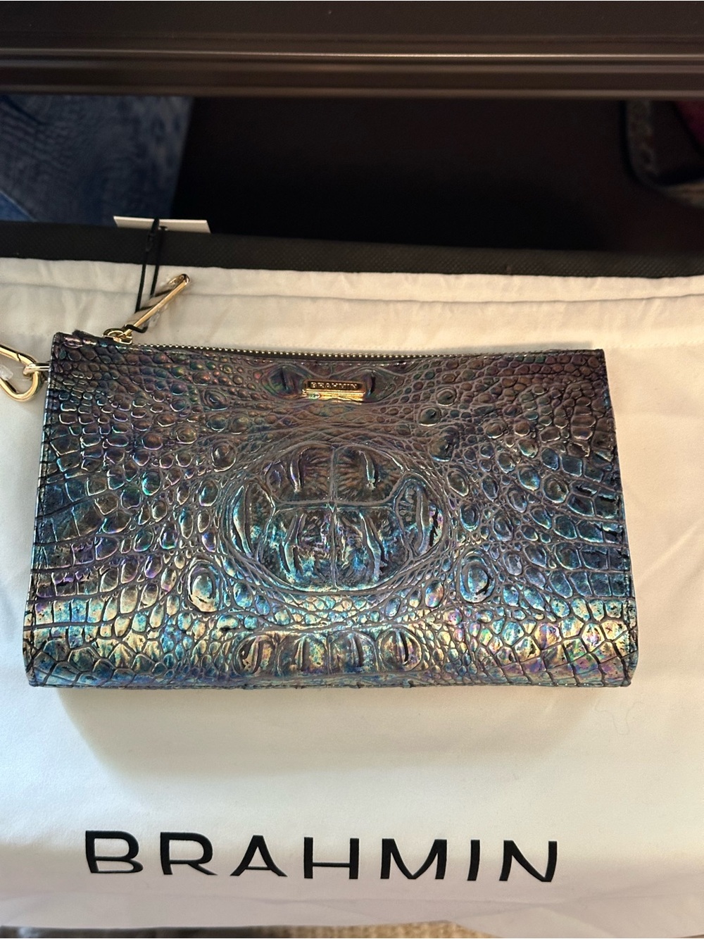 RARE Brahmin Mother of Pearl Daisy Iridescent/Holographic Wristlet - Picture 2 of 8